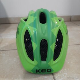 Sedačka AUTOHOR + helma KED - 3