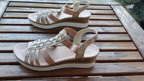 NOVÉ sandály Rieker vel.41 - 3