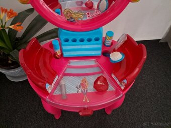 Toaletní stolek Barbie - 3