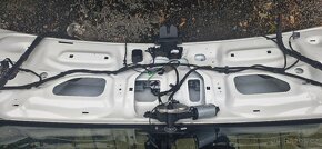 Pate dvere audi q7 viko kufru audi q7 4L - 3