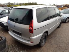 Peugeot 807 2,2HDI 94kW 2003 4HW - DÍLY z vozu - 3