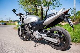 Honda CB600 Hornet s moderním LED světlem - 3