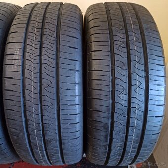 Kumho 235/55 R18 104H 7,5mm DEMO z předváděčky - 3