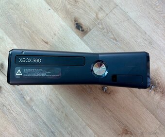 XBOX 360, 2x ovladac a 3x original hra - 3