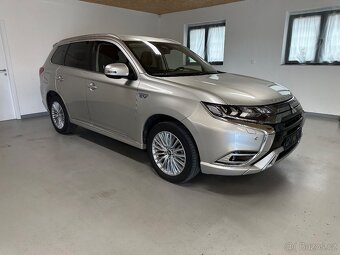 Mitsubishi Outlander 2.4i 4WD PHEV Business Edition - 3
