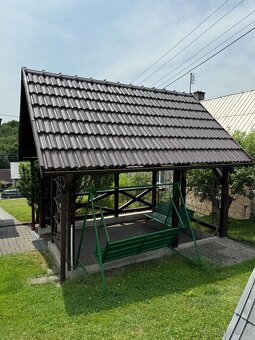 Pronájem prostorného rodinného domu 6+2 se zahradou - 3