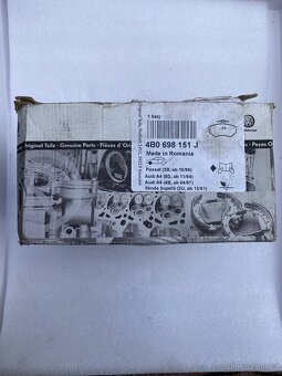 Sada brzdových destiček 4B0698151J - 3