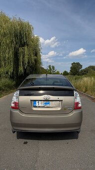 Toyota Prius - 3