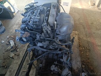 Motor a převodovka FORD - Kód motoru CHBB - 3