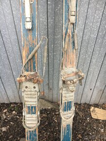 Starodávné sjezdové lyže k dekoraci - 3