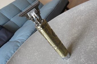 Prodám zbrusu nový holicí strojek - 3