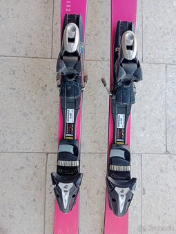 Použité nevšední růžové carvingové lyže Core 150 cm - 3