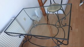 Prodám kovaný použitý nábytek se skleněnými výplněmi - 3