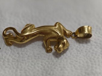 Zlatý přívěsek Puma - 3