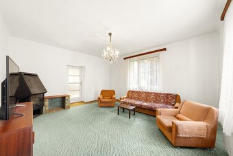 Rodinný dům s garáží, bytem a rozlehlou zahradou – Kralupy n - 3