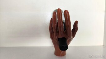 Originální držák na víno – ruka - 3