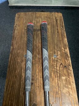 RH wedge - 2x Titleist - 3