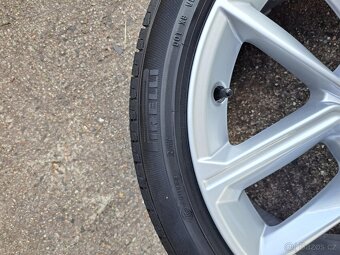 NOVÁ 245/40 R18 letní originál Alu sada na Audi A5/S5 - 3