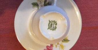 Porcelánový hrníček s podšálkem - 3