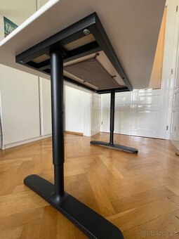 Pracovní stůl IKEA Bekant - 3