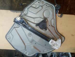Prodám stahovačky oken z Octavia 2 combi - 3