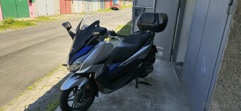 Honda Forza 125, TobBox 2021, modrá - 3