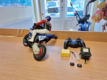 RC MOTORKA - plně funkční + ovládání + baterie + nabíječka - 3