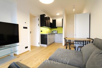 Pronájem bytu 2+kk terasa 47 m2  + zahrada  2.patro novostav - 3