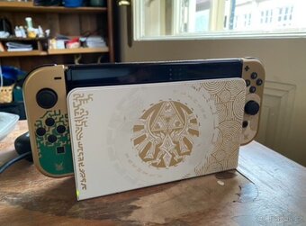 Nintendo Switch Oled Zelda edice + 128GB SD + Příslušenství - 3