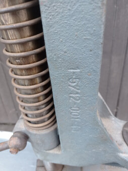 Litinovy stojan na vrtacku novy nepouzity - 3