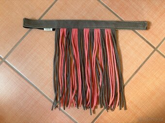 Čabraky, třásně, čepice pod helmu - 3