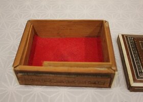 Stará dřevěná vyřezávaná krabička zdob. kostí - 3