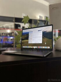 MacBook Pro 15 inch 2018 - 3