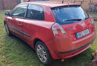 Stilo 1,6 16V 76kw r.v.2009 třídveř. 290986km - 3