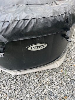 Nafukovací vířivka Intex Pure spa - 3