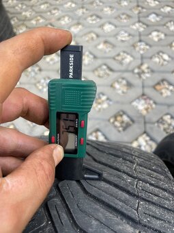 Celoroční pneu 225/40/18 - 3