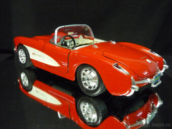 Chevrolet Corvette 1957 červený Bburago 1/18 - 3