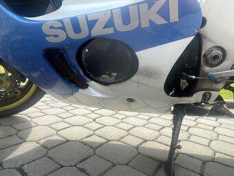 Suzuki GSX-R 750 SRAD - 3