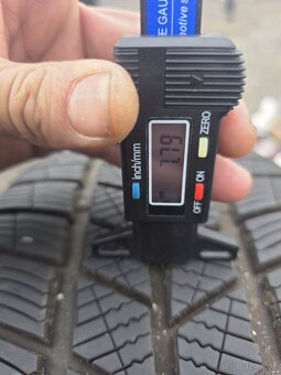 4 ks zimní pneu 235/55/18 Barum 7 mm - 3