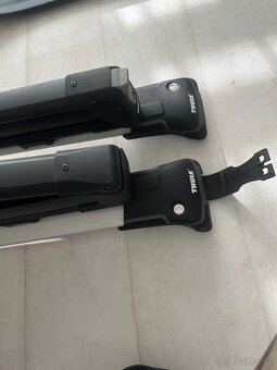 Thule střešní nosiče skoda kodiaq,držaky lyží - 3