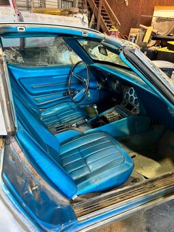 chevrolet corvette c3 - 3