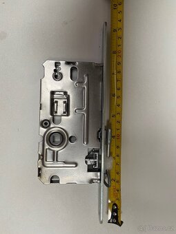 Zadlabací zámek - 3