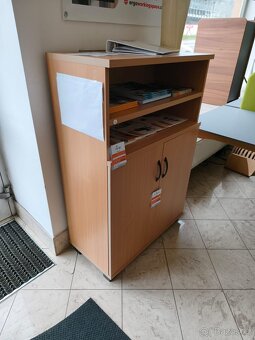 Střední skříň s nikou - 3