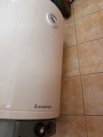 Prodám plynový ohřívač vody Ariston - 3