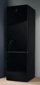 Prodám novou lednici z mrazákem Elektrolux - 3