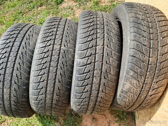 Zimní pneu Nokian 235/55 r20 - 3