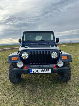 Jeep wrangler 4,0 6v 6kvl.manuál - 3