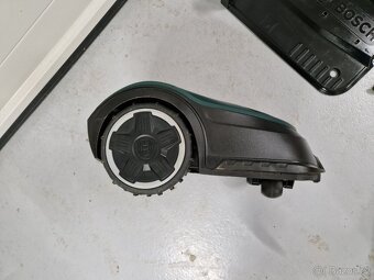 Robotická sekačka BOSCH Indego M+ 700 - 3