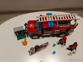 LEGO City 60231 - 3