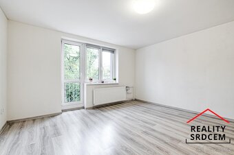 Pronájem zrekonstruovaného bytu 3+0 s balkónem, 55 m2, ul. V - 3